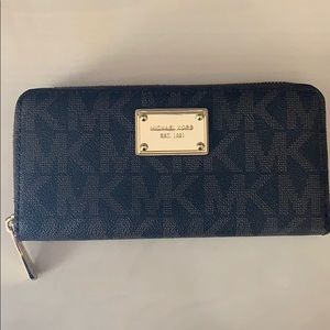 Michael Kors Jet Wallet